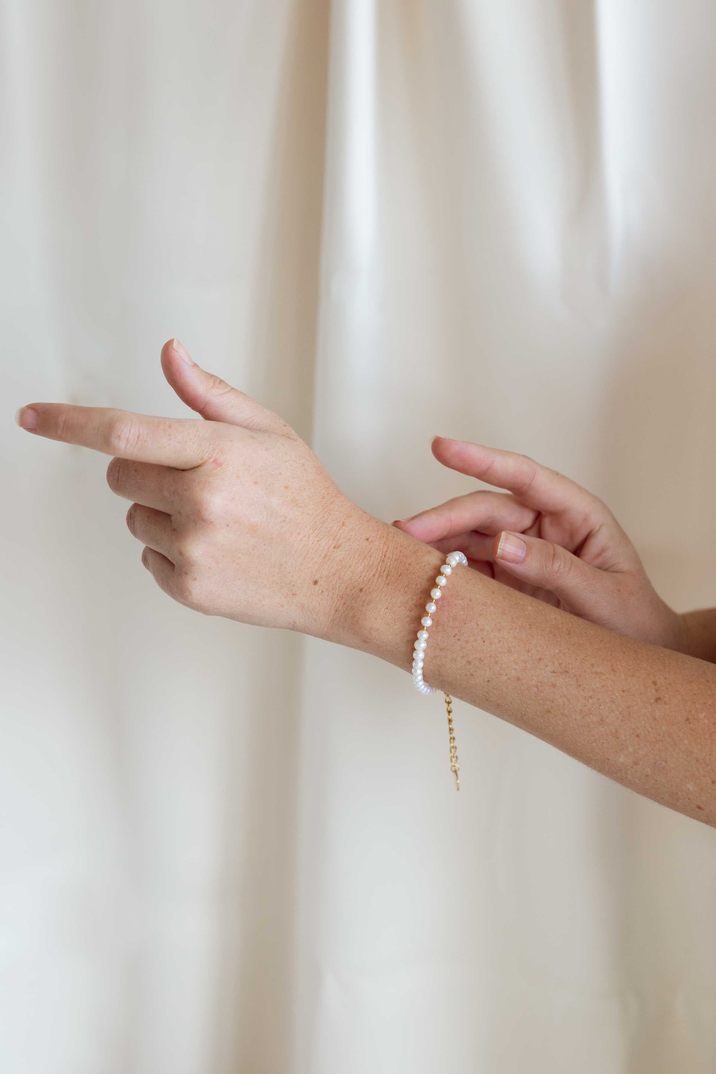 Rise Pearl Bracelet