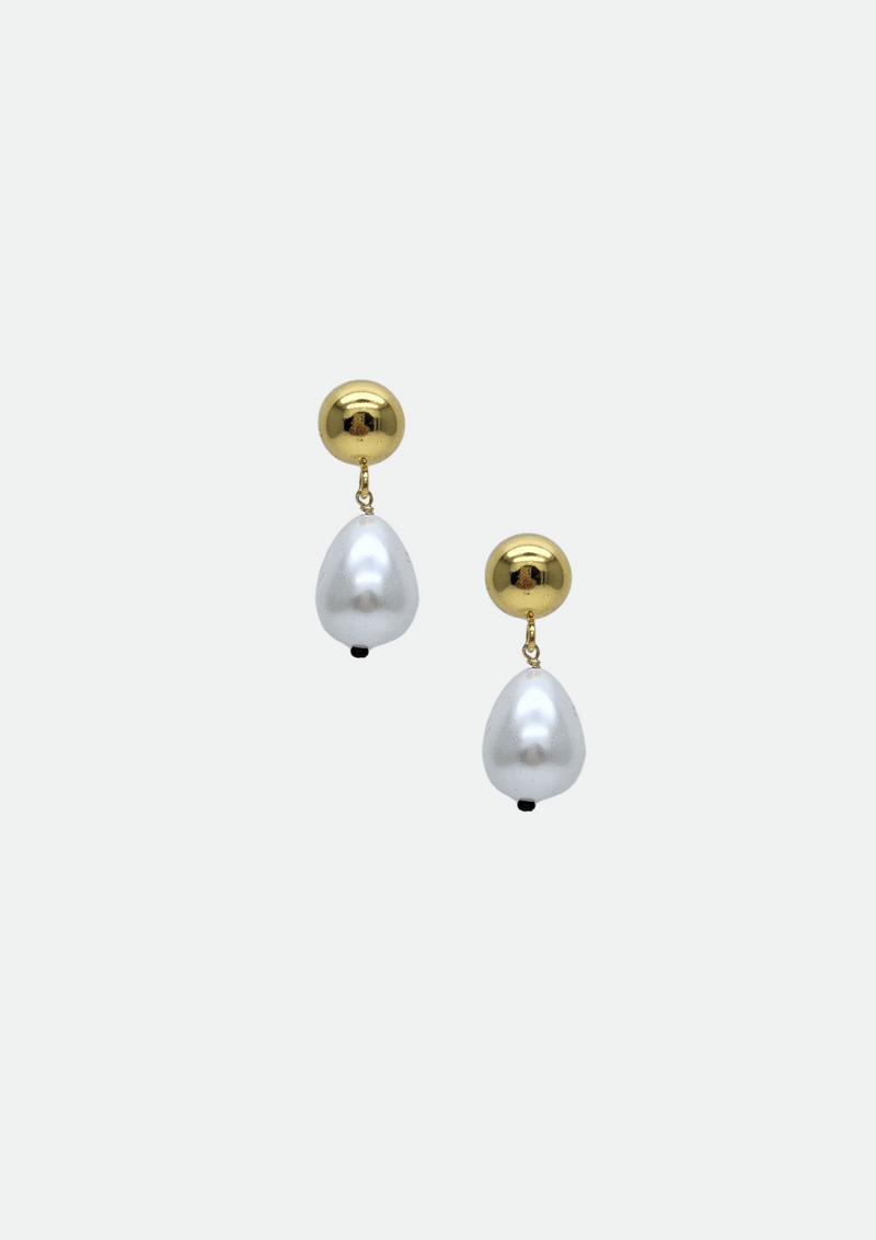 boucles d'oreilles avec une perle de nacre
