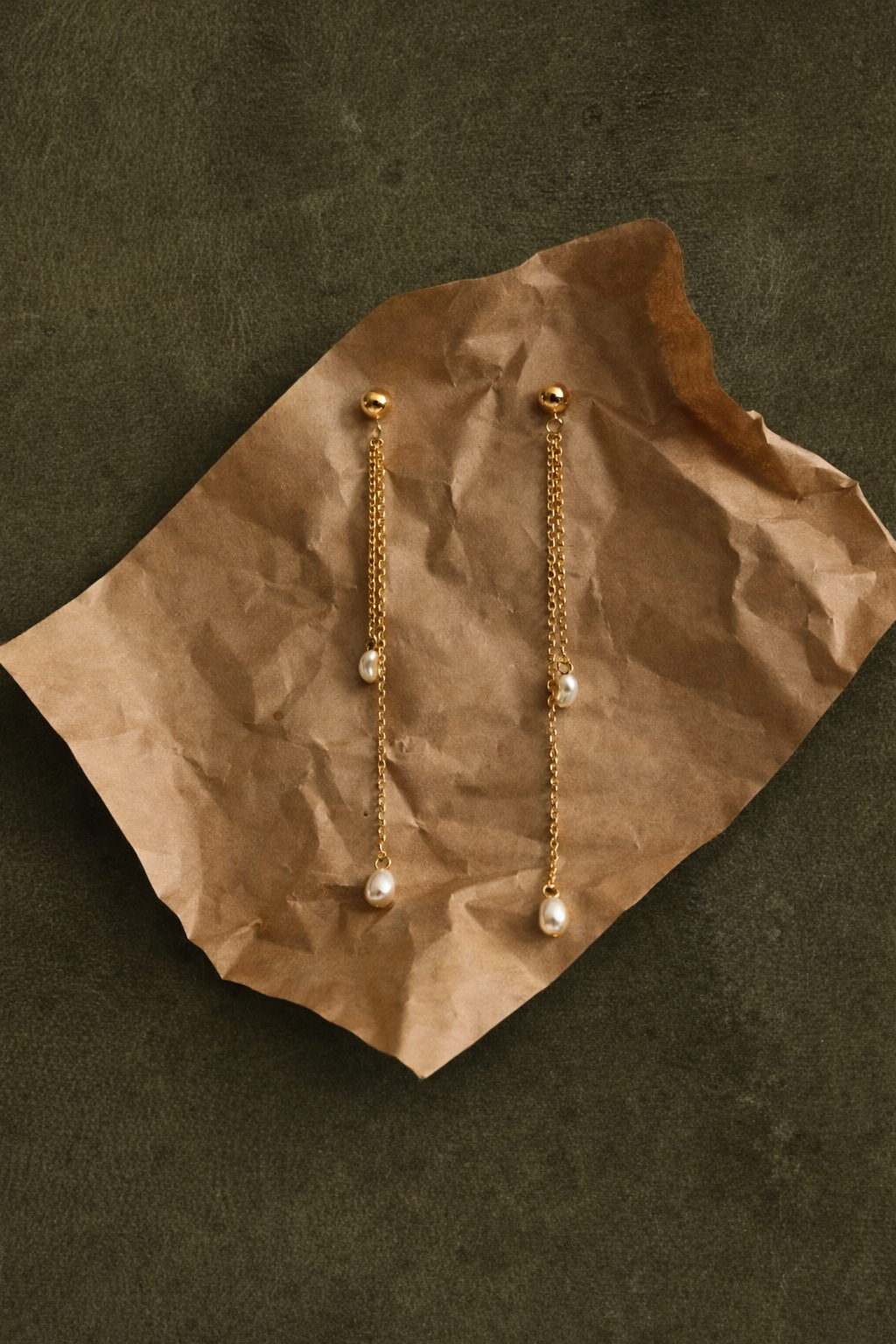 Boucles longues en chaine et perle de culture
