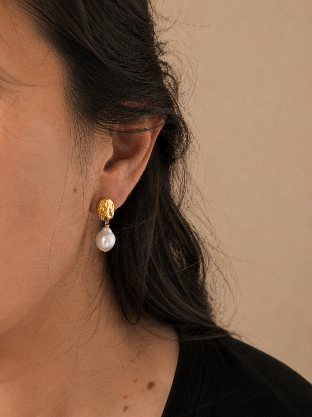 Line cultured pearl earrings