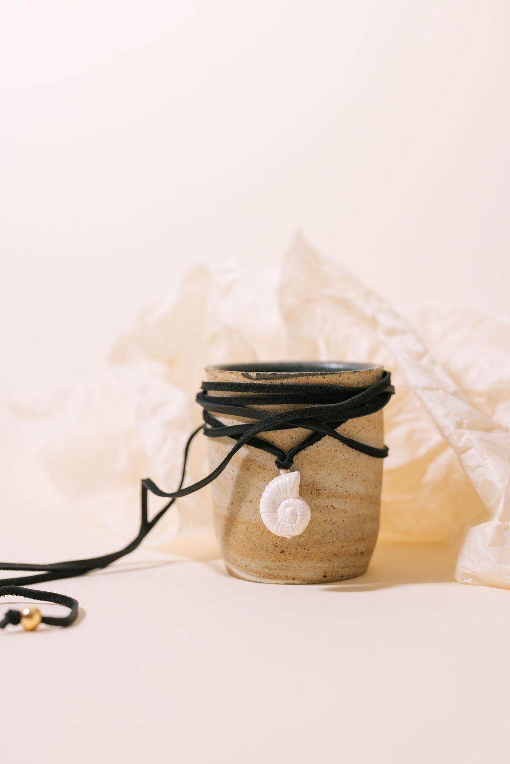 Collier fabriqué à la main dans notre atelier parisien en France