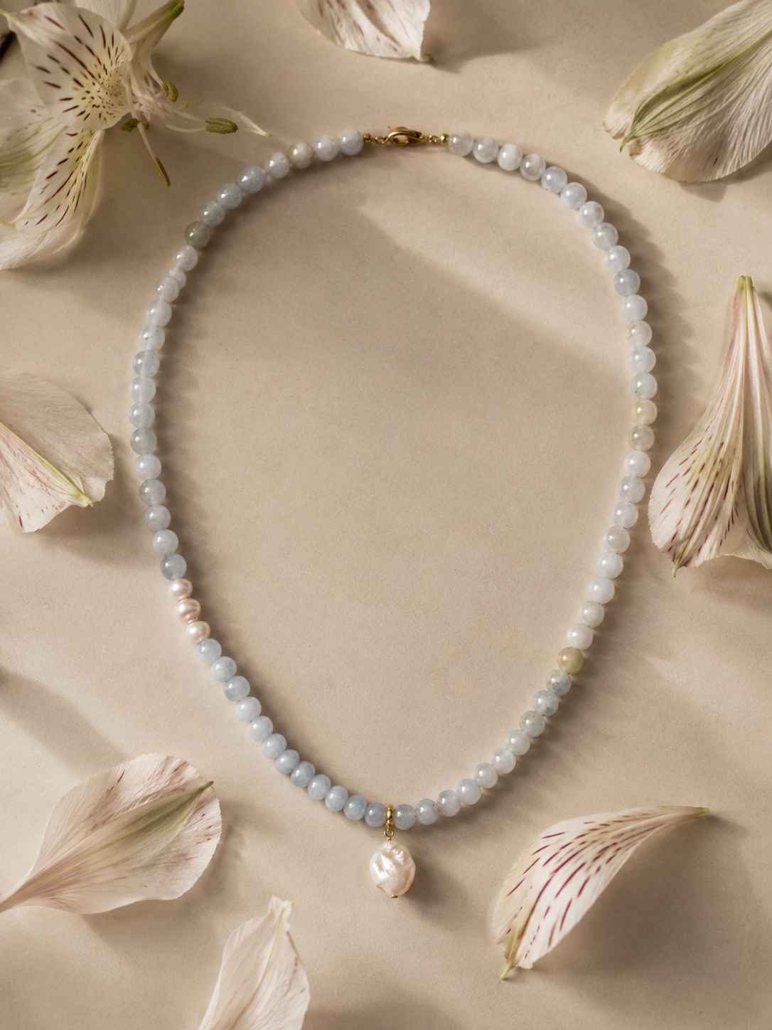 Collier en pierre Maia