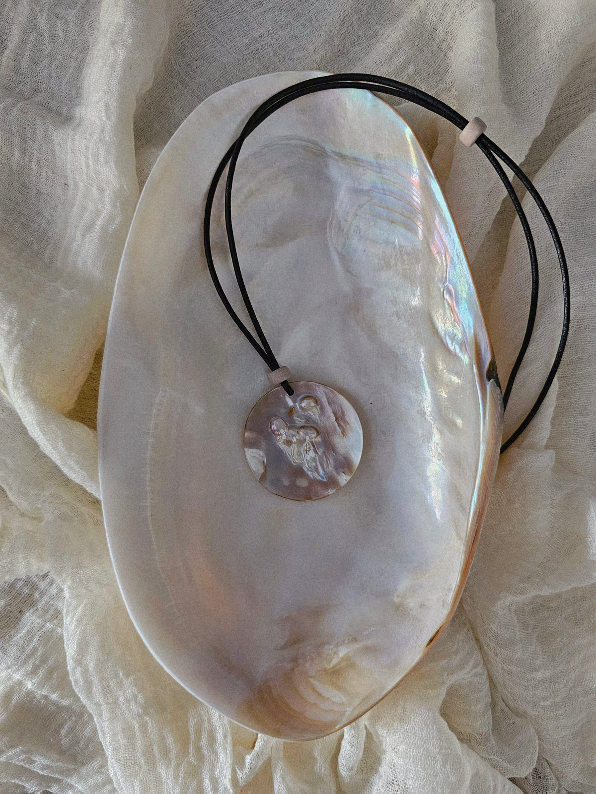 Collier cordon de cuir